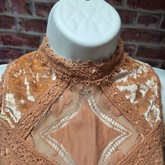 Taylor & Sage Velvet Feel Lace Trim Mock Neck Sleeveless Top – Size XS Brown - Picture 5 of 6